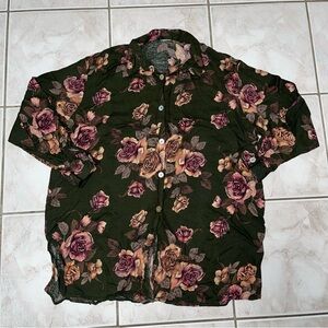 Women’s Long Sleeve Floral Print Button Up (See Description)